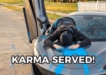 The woman spilled paint on the supercar, and it suffered a bitter fate.